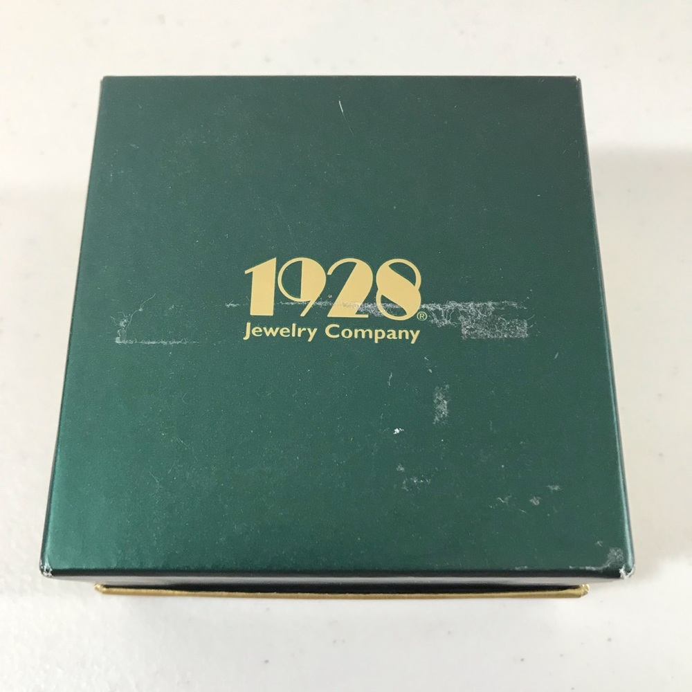1928 Jewelry Company Brooch
